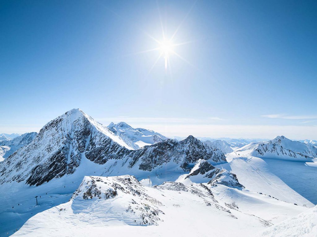 Referenz Stubaier Gletscher, Königliche Fernsicht (Bild: © Stubaier Gletscher, Andre Schönherr) | LO.LA Alpine Safety Management