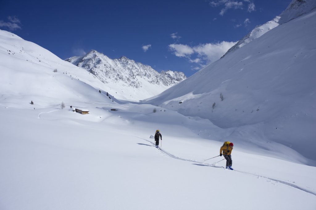 Abfahrt vom Zwieselbachjoch, Stubaier Alpen, Tirol, © Ötztal Tourismus, Photograf Bernd Ritschel I LO.LA Alpine Safety Management