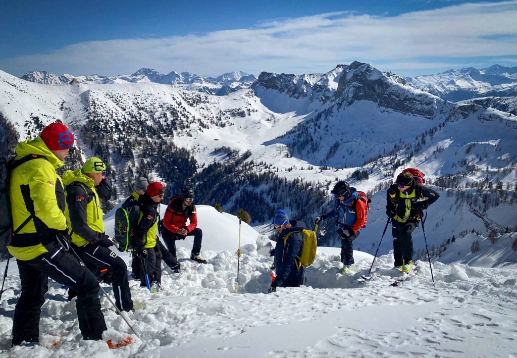 Systematische Schneedeckenuntersuchung mit der LK Pongau | LO.LA Alpine Safety Management