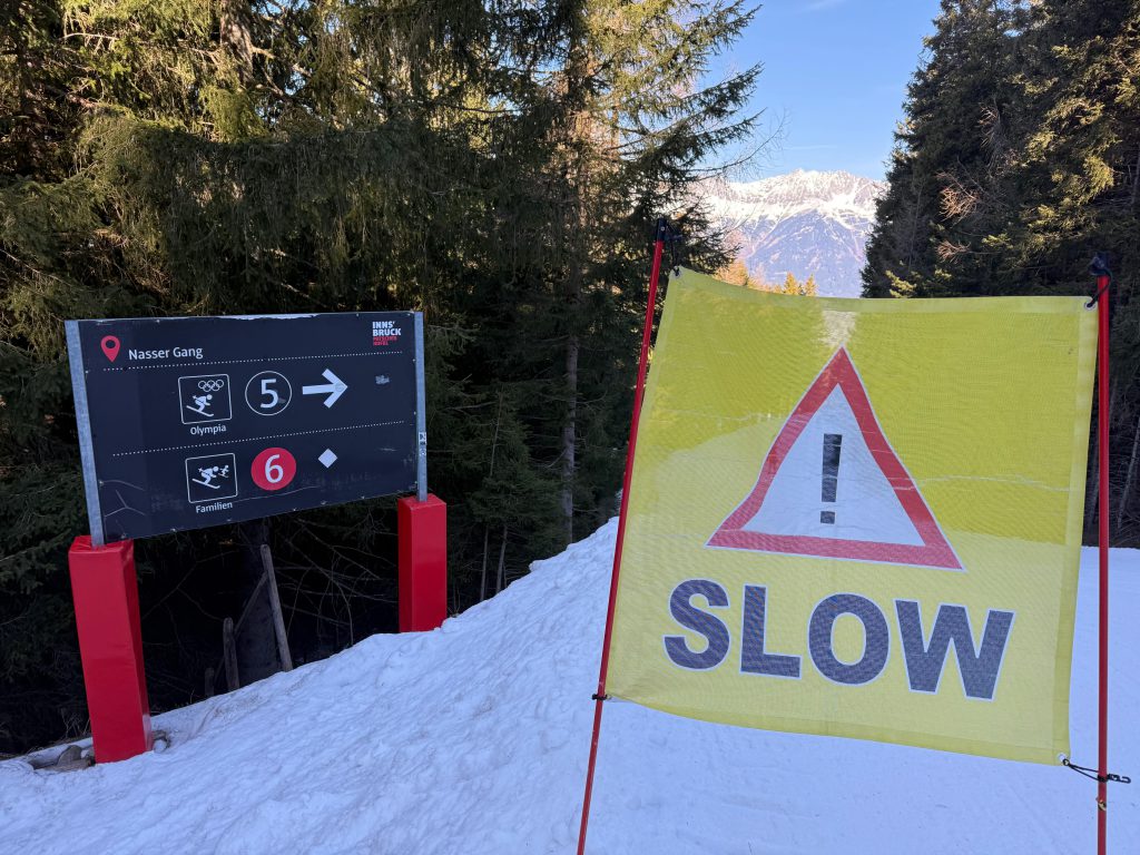 Wenn „Slow“ steht ist auch „Slow“ gemeint – Skigebiet Patscherkofel | © LO.LA